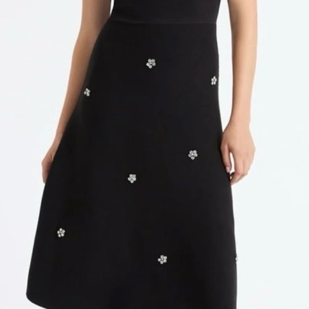 Free Assembly Elegant Black Sleeveless Dress with Floral Accents - Picture 14 of 15